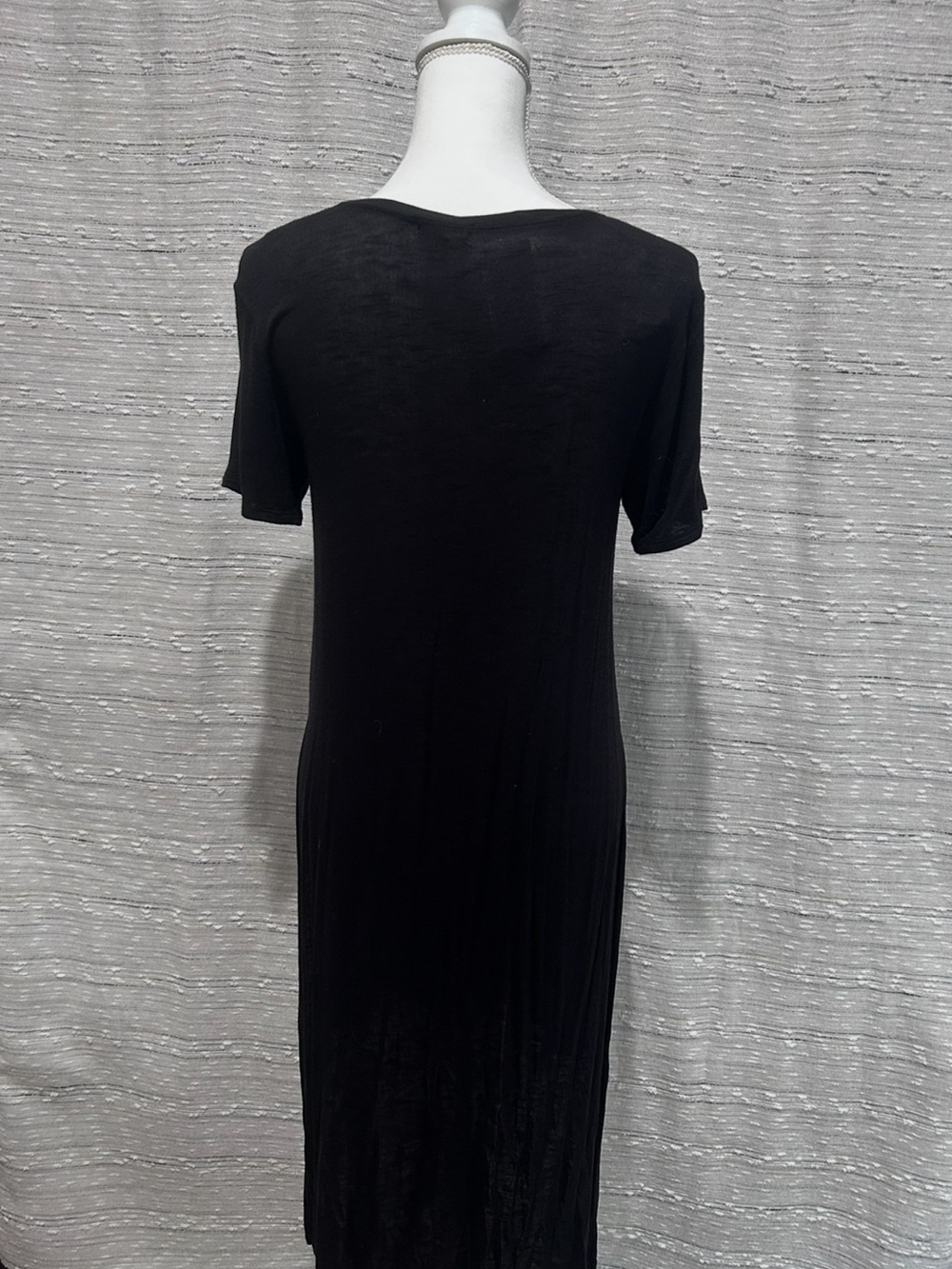Eyeshadow Black Short Sleeve Scoop Neck Tunic - Picture 3 of 7